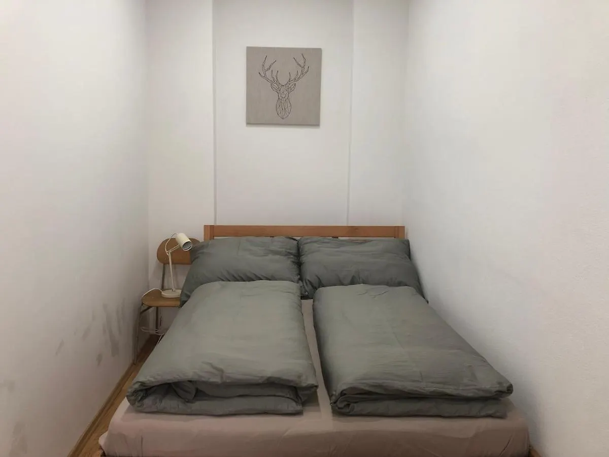 2 Zimmer Apartment Mit Terrasse! Schoenbrunn-Naehe Vienna