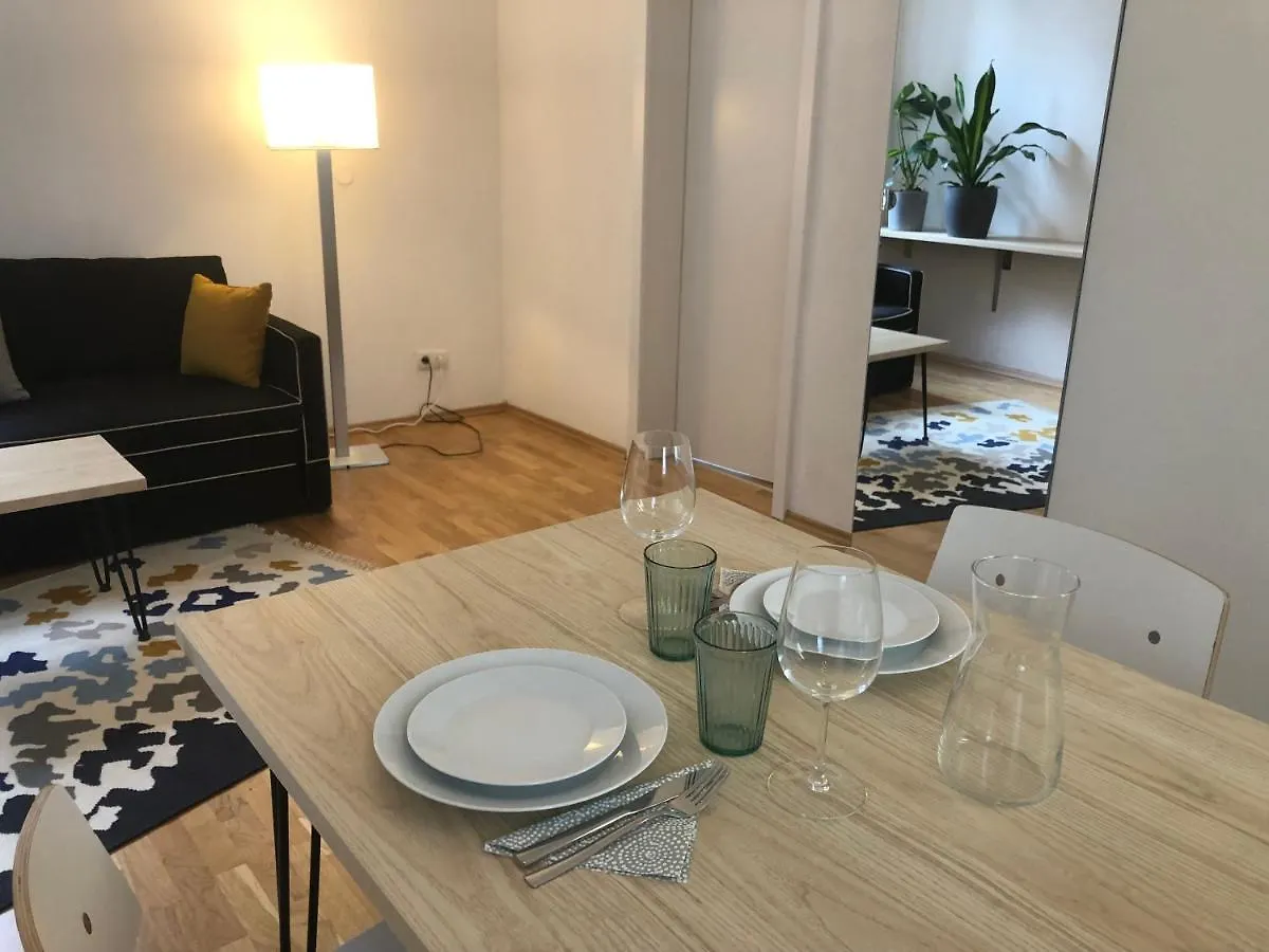 2 Zimmer Apartment Mit Terrasse! Schoenbrunn-Naehe Wien
